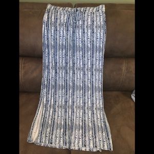 Cato L 12-14 long white med blue streak long skirt